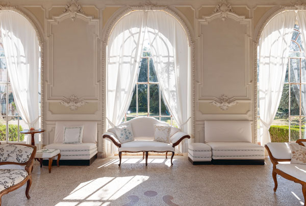 Lichtdurchflutete Salons